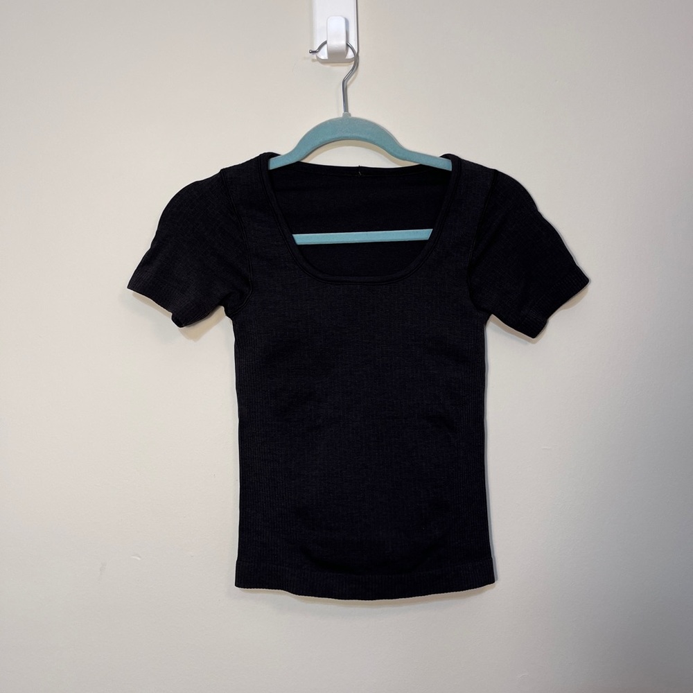 Classic Black lululemon athletic top